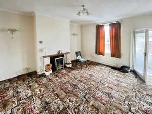 Dining Room - click for photo gallery